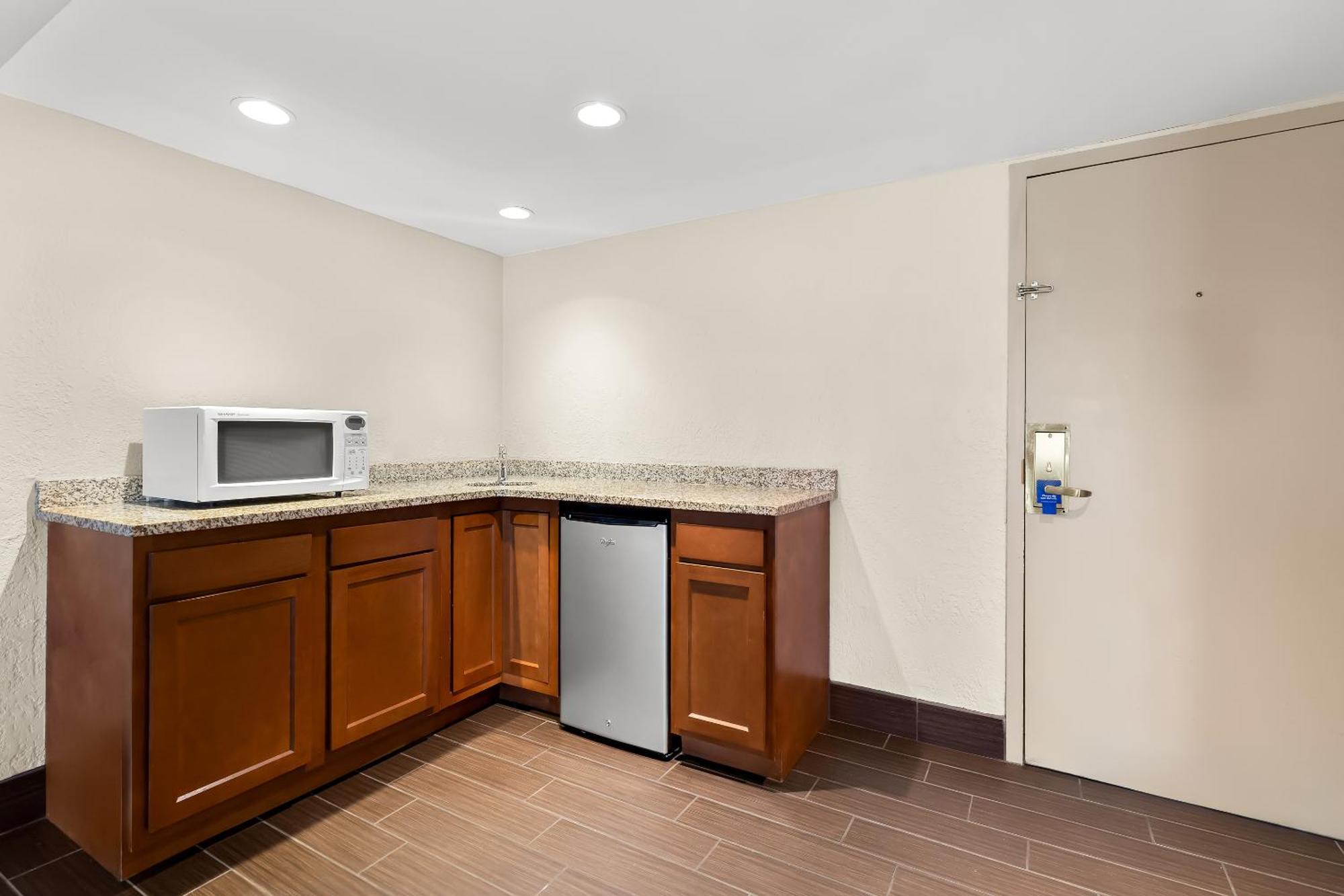 Comfort Inn St Louis - Westport Event Center Maryland Heights Exterior photo