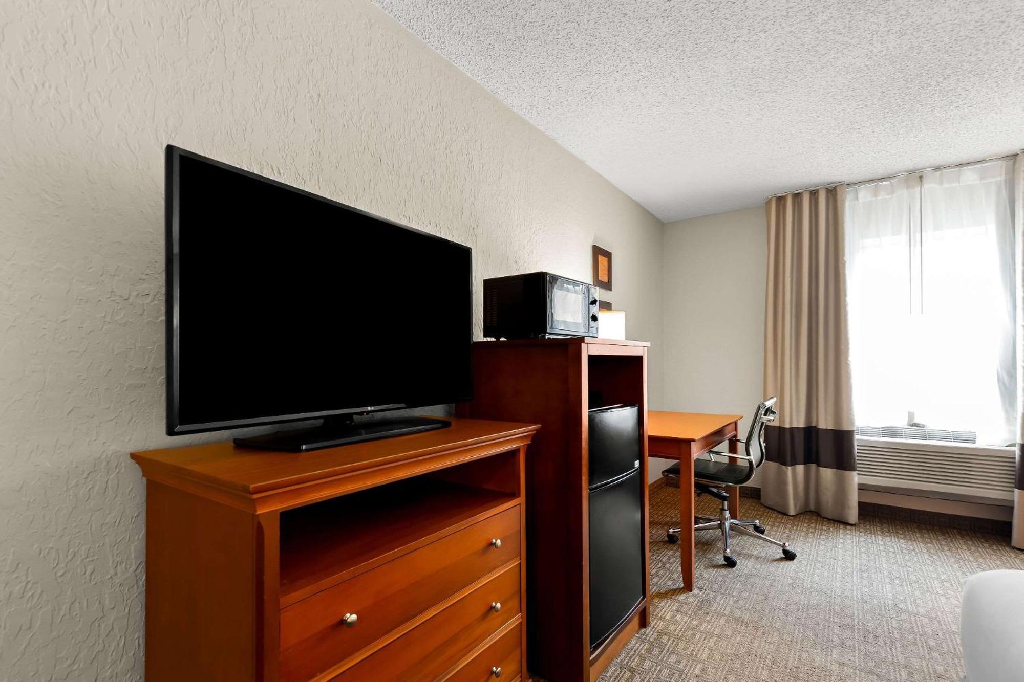 Comfort Inn St Louis - Westport Event Center Maryland Heights Exterior photo