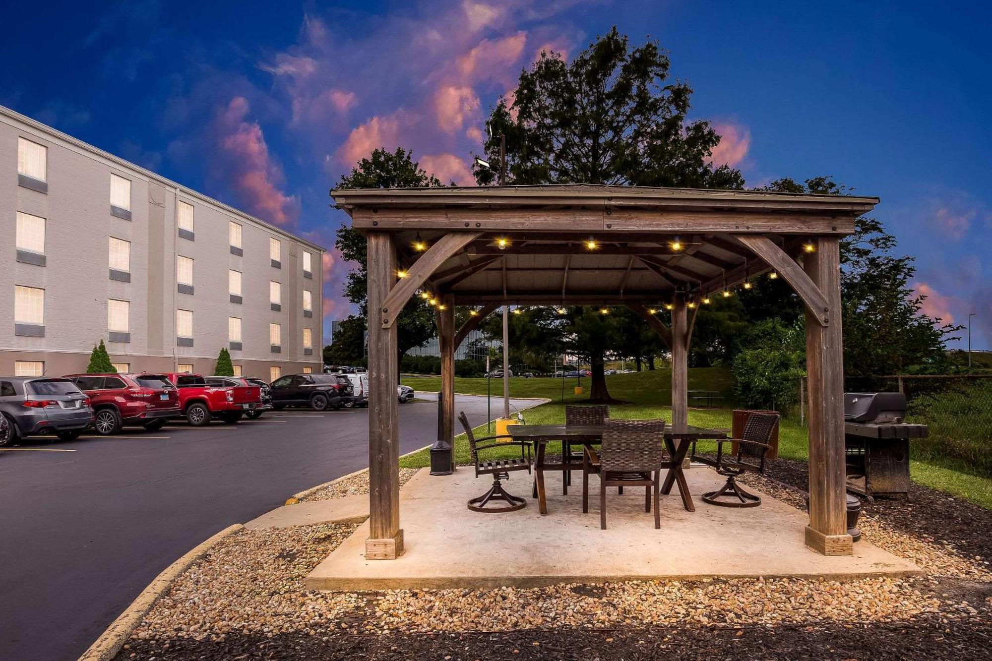 Comfort Inn St Louis - Westport Event Center Maryland Heights Exterior photo